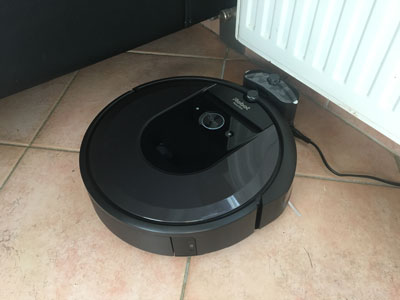 Robot vacuum, back to the base
