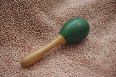 Small maraca (musical instrument)
