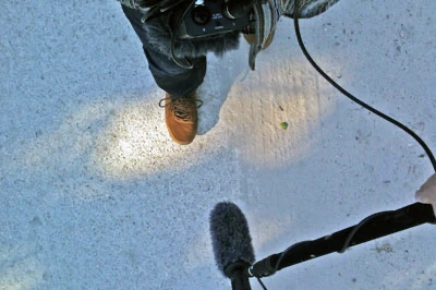 Footsteps, shoe on concrete