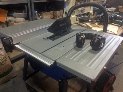 Table saw, empty
