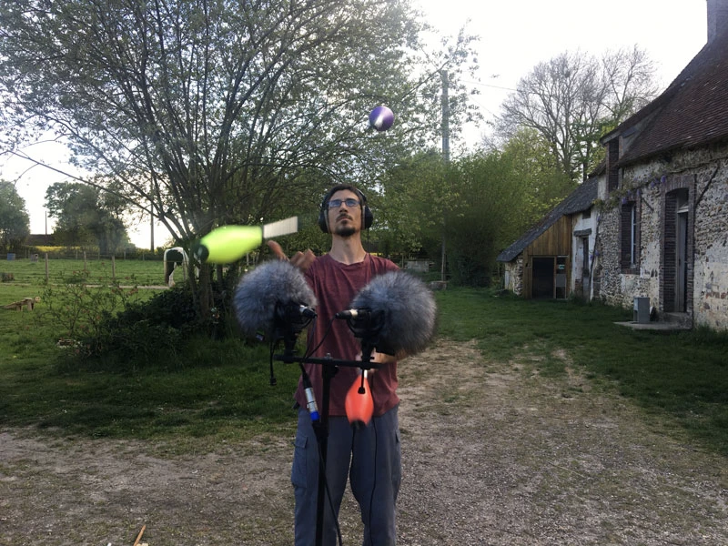 Juggling 3 clubs