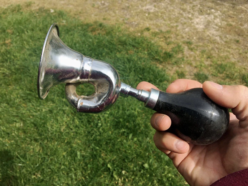 Pneumatic horn, double 3