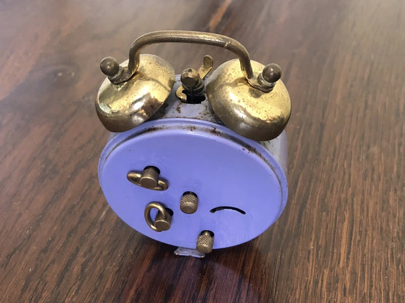 Mechanical alarm clock, ring 1