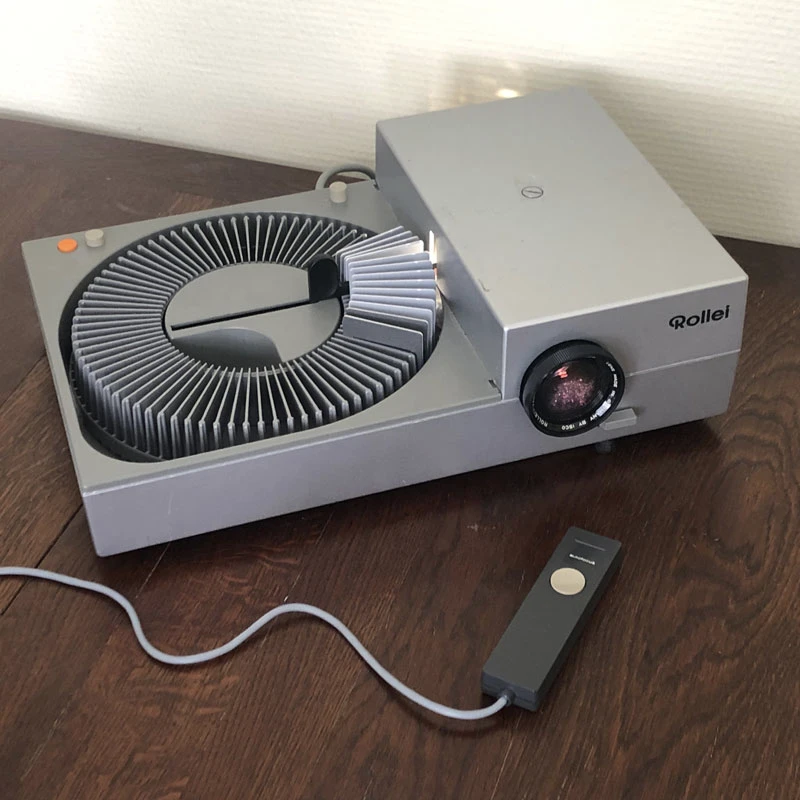 Slide projector