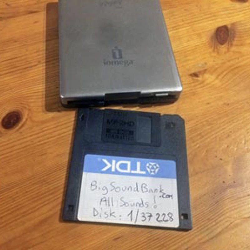 3.5" floppy disk