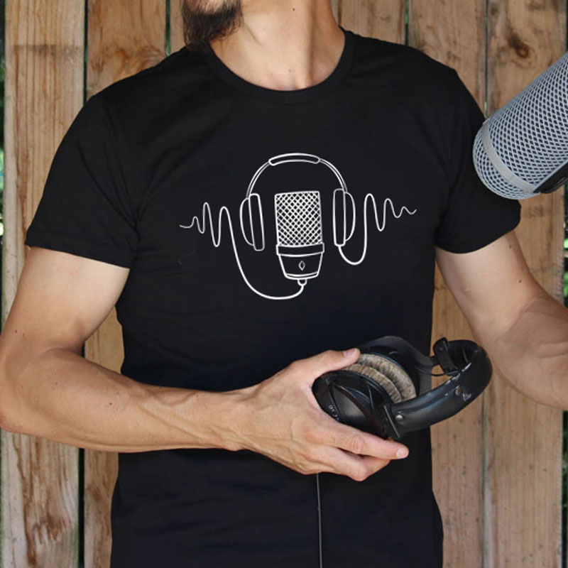 T-shirt avec un dessin de microphone pour la voix surmonté de casque audio, illustrant le studio, le podcast, le chant, la voix, etc., photo 2